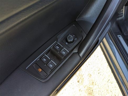 Certified 2021 Volkswagen Tiguan SE R-Line image 20