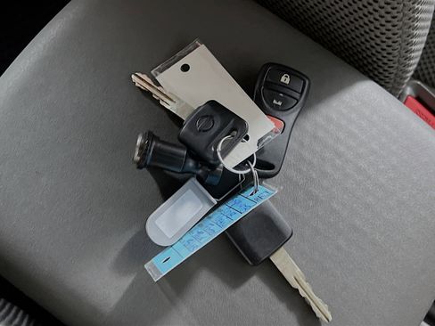 Used 2018 Nissan Frontier SV image 32