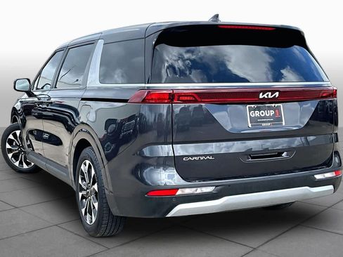 Used 2024 Kia Carnival EX FWD image 12