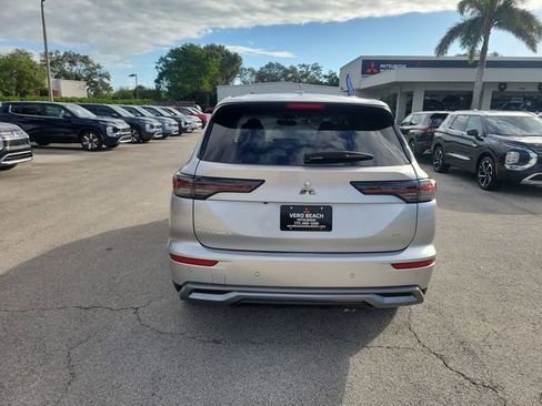 New 2026 Mitsubishi Outlander SE image 5