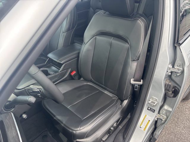 Used 2025 Jeep Grand Cherokee L Limited w/ Luxury Tech Group II AWD/4WD image 14