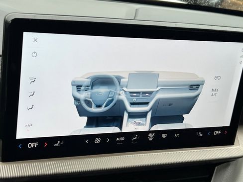 Used 2025 Ford Explorer Active image 22