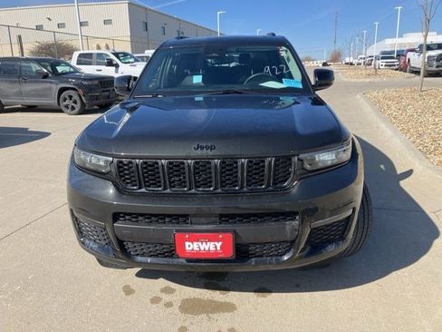 Certified 2023 Jeep Grand Cherokee L Limited w/ Black Appearance Package image 2