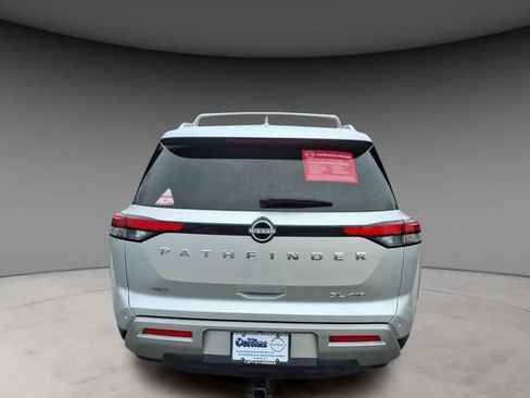 Used 2024 Nissan Pathfinder SL image 7