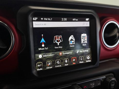 Used 2020 Jeep Gladiator Rubicon AWD/4WD image 23