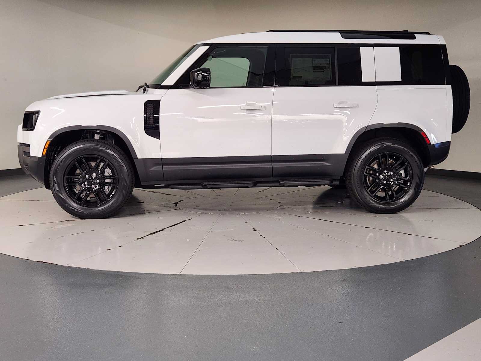 New 2026 Land Rover Defender 110 S AWD/4WD image 5