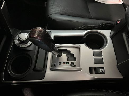 Used 2016 Toyota 4Runner Limited AWD/4WD image 29