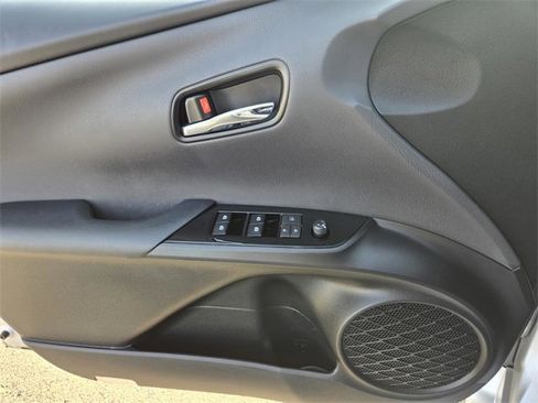 Used 2018 Toyota Prius Four image 19