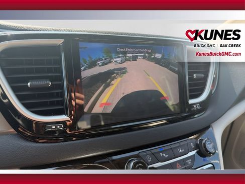 Used 2023 Chrysler Pacifica Touring-L FWD image 27