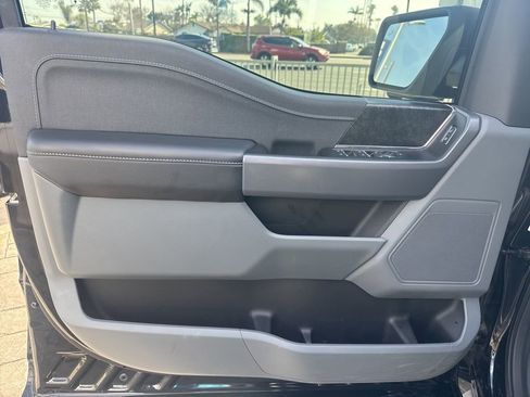 Used 2025 Ford F150 Lightning XLT AWD/4WD image 14