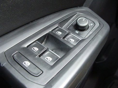 Used 2018 Volkswagen Atlas SE image 31