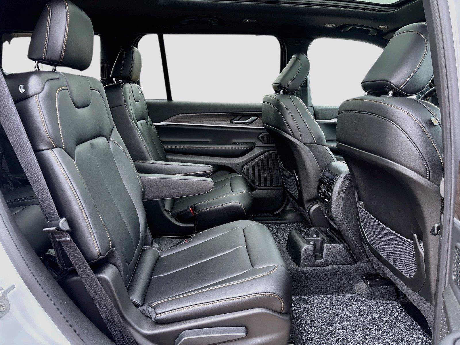 New 2026 Jeep Grand Cherokee L Limited AWD/4WD image 29