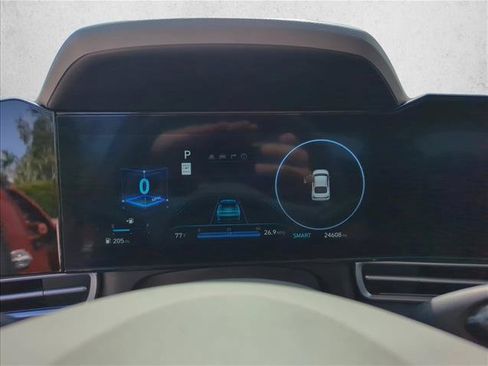 Used 2024 Hyundai Elantra SEL FWD image 9