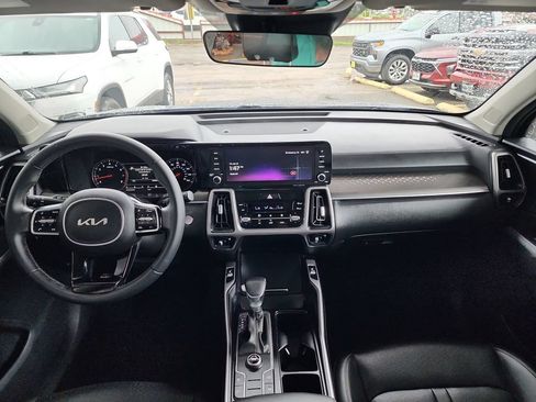 Used 2023 Kia Sorento S w/ Panoramic Sunroof Package FWD image 18