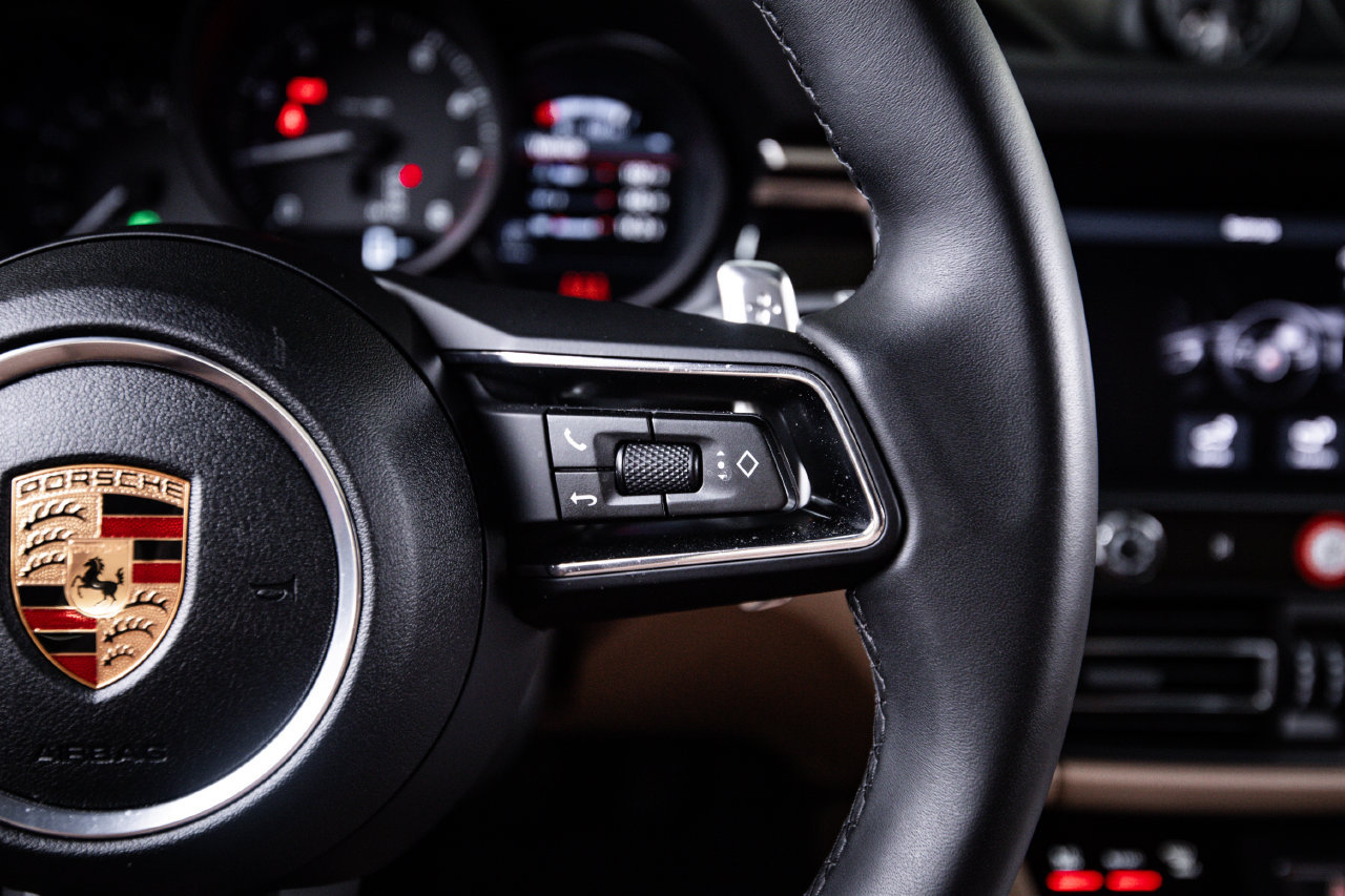 Certified 2026 Porsche Macan AWD/4WD image 16
