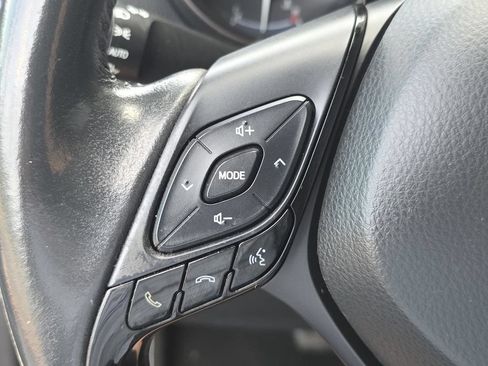 Used 2021 Toyota C-HR XLE FWD image 21