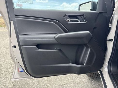 New 2026 GMC Canyon Elevation w/ LPO, Black Badging Package RWD image 17