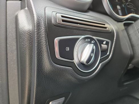 Used 2022 Mercedes-Benz GLC 300 4MATIC image 18