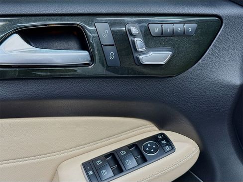 Used 2019 Mercedes-Benz GLS 450 4MATIC image 18