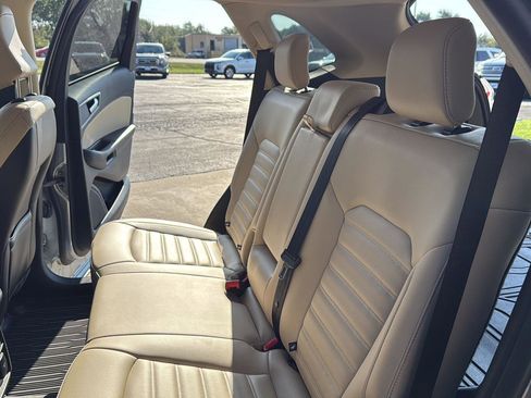 Used 2024 Ford Edge SEL w/ Convenience Package image 29