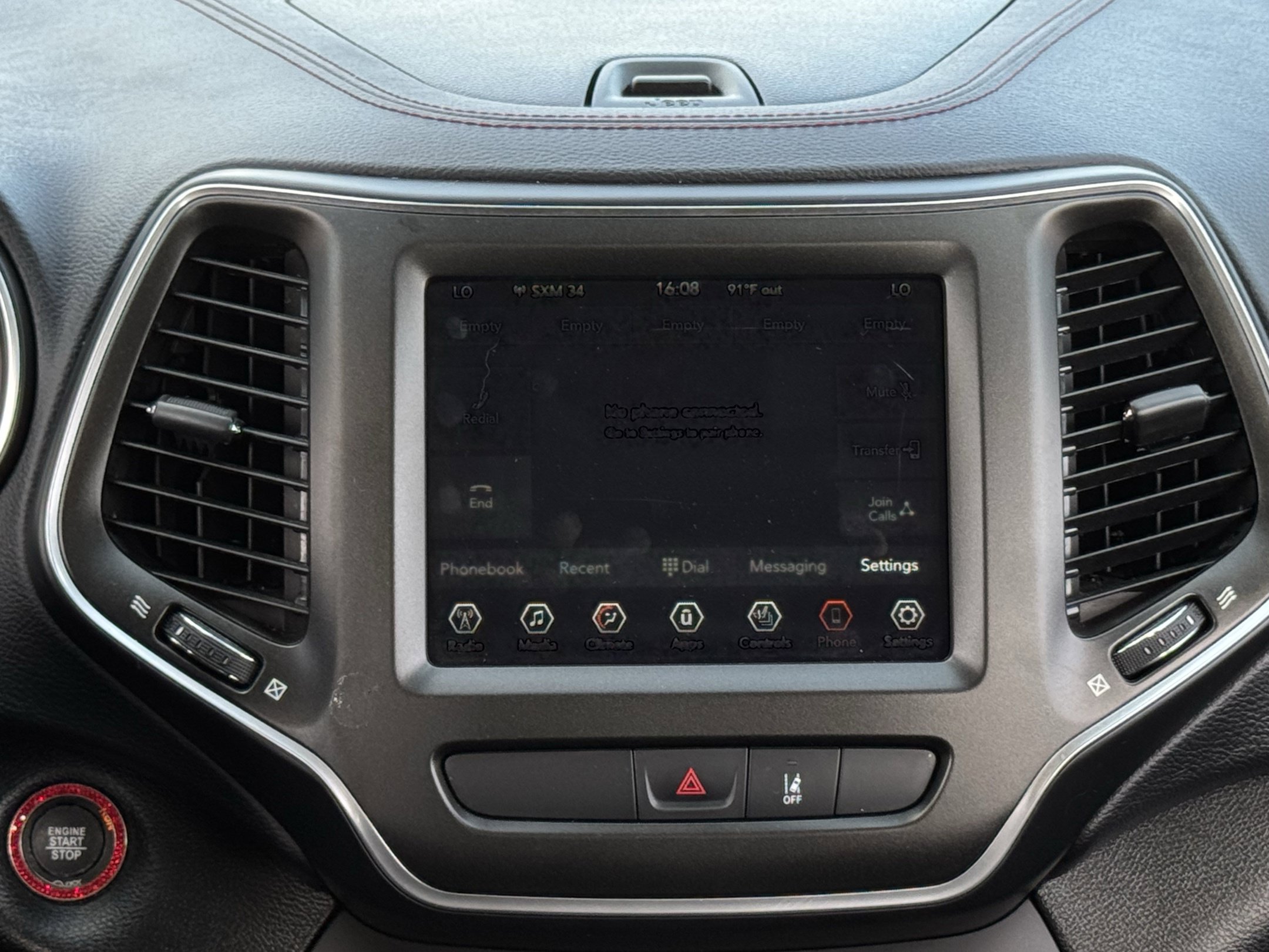 Used 2022 Jeep Cherokee Trailhawk w/ Technology Group B AWD/4WD image 17