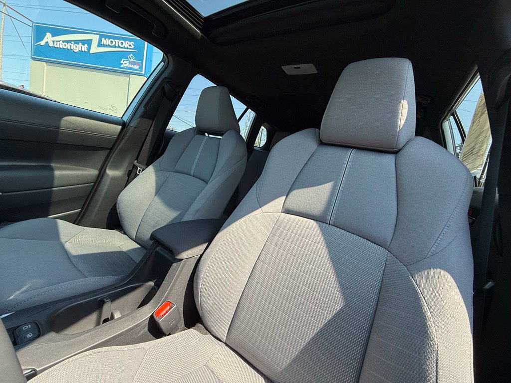 Used 2023 Toyota Corolla Cross AWD Hybrid w/ Moonroof Package image 11