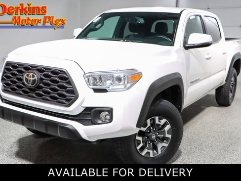 Used 2023 Toyota Tacoma TRD Off-Road image 1