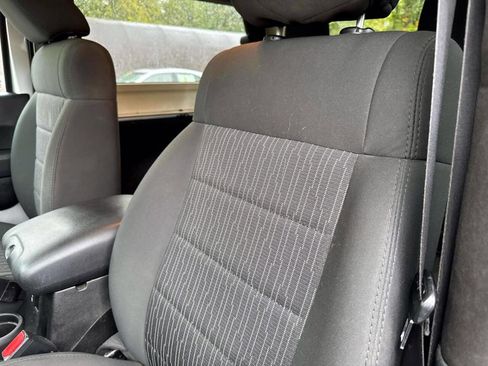 Used 2012 Jeep Wrangler Sahara image 15