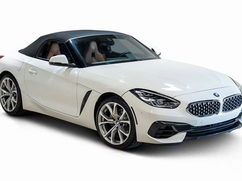 Used 2019 BMW Z4 sDrive30i image 2