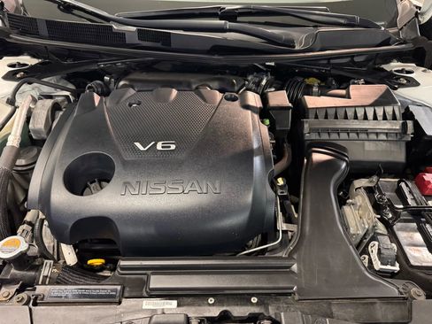 Used 2016 Nissan Maxima SR image 38
