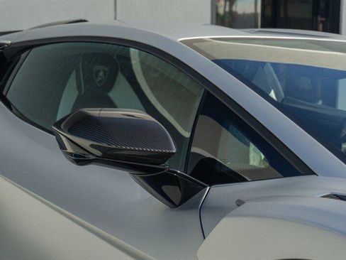 Used 2024 Lamborghini Revuelto image 36
