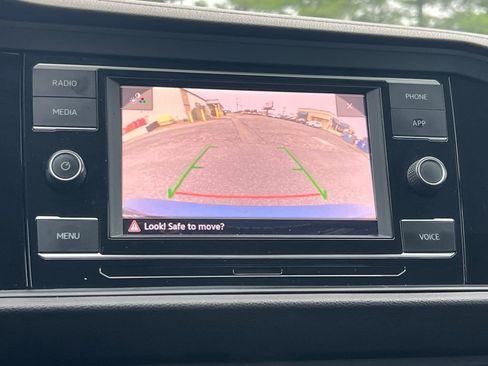 Used 2024 Volkswagen Jetta SE image 22