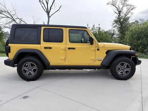 Used 2018 Jeep Wrangler Unlimited Sport S AWD/4WD image 4