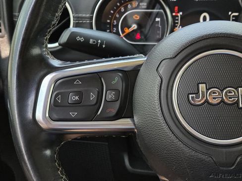 Certified 2020 Jeep Gladiator Overland AWD/4WD image 14