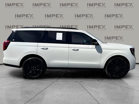 Used 2025 Ford Expedition Platinum w/ Stealth Appearance Package AWD/4WD image 6