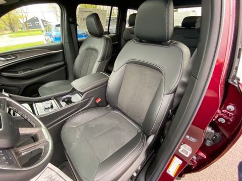 New 2026 Jeep Grand Cherokee Altitude AWD/4WD image 10