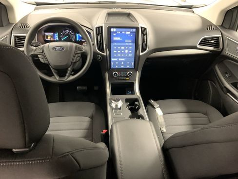 New 2024 Ford Edge SE image 3