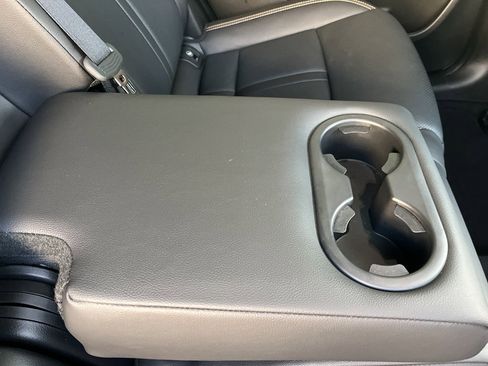 Certified 2025 MAZDA CX-70 3.3 Turbo w/ Preferred Package image 32