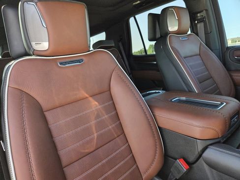 Used 2023 GMC Yukon Denali Ultimate w/ LPO, Floor Liner Package AWD/4WD image 34