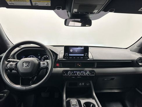 Certified 2025 Honda Pilot Sport image 21