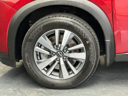 Used 2024 Nissan Pathfinder SL image 26