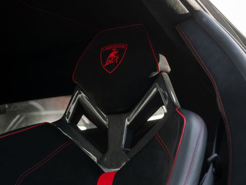 Used 2019 Lamborghini Aventador SVJ image 37