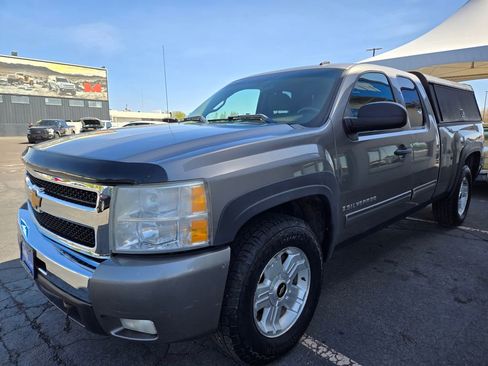 Used 2009 Chevrolet Silverado 1500 W/T AWD/4WD image 3