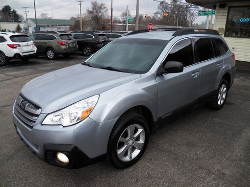 Used 2014 Subaru Outback 2.5i image 1