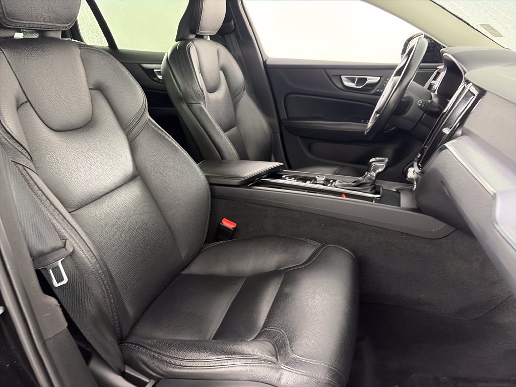 Used 2020 Volvo V60 T5 Cross Country AWD/4WD image 30