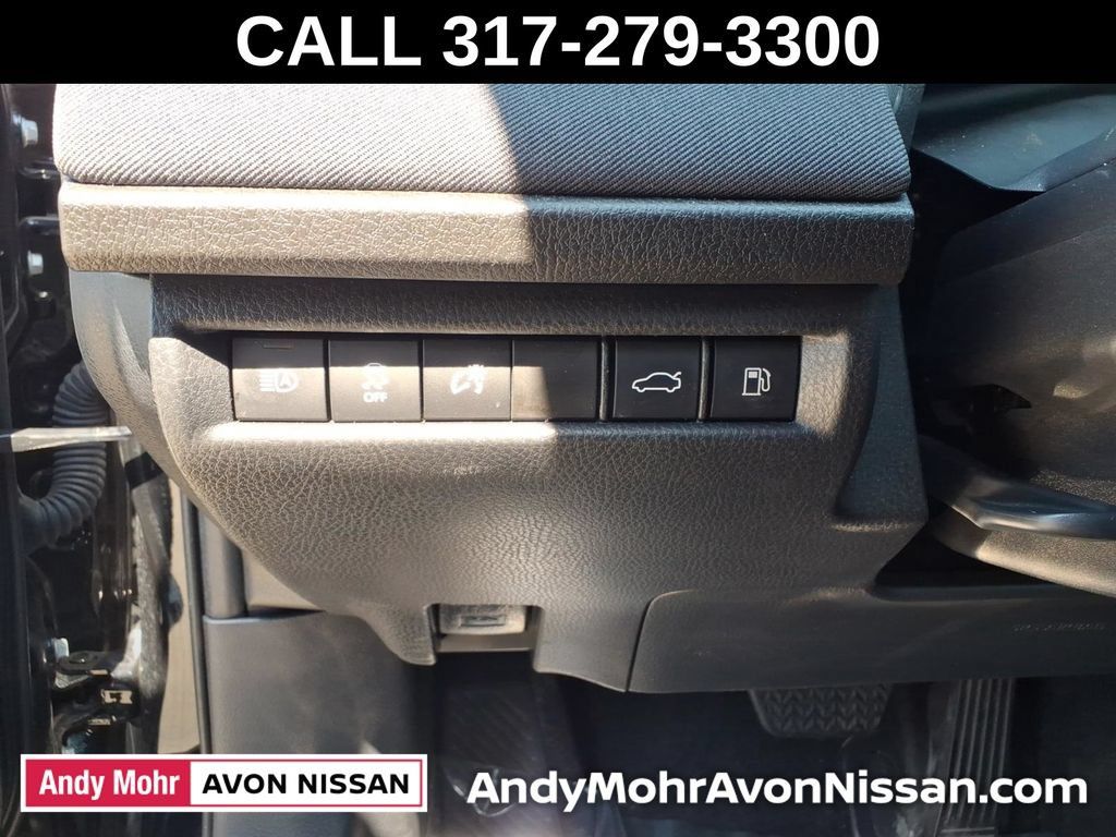 Used 2025 Toyota Camry LE FWD image 21