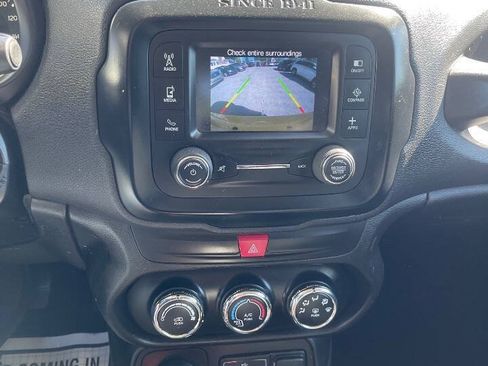 Used 2017 Jeep Renegade Latitude AWD/4WD image 15