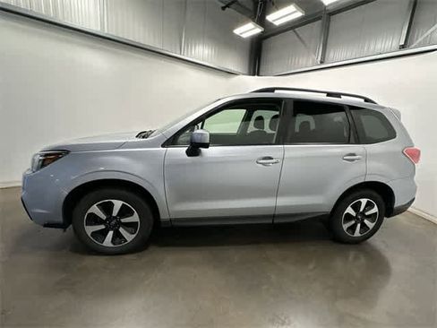 Used 2018 Subaru Forester 2.5i Premium w/ Kicker Audio Upgrade Package image 2