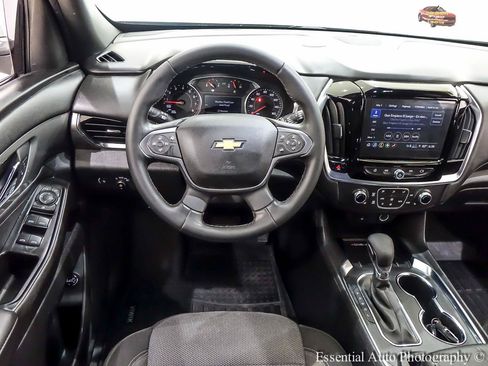 Used 2023 Chevrolet Traverse LT AWD/4WD image 18