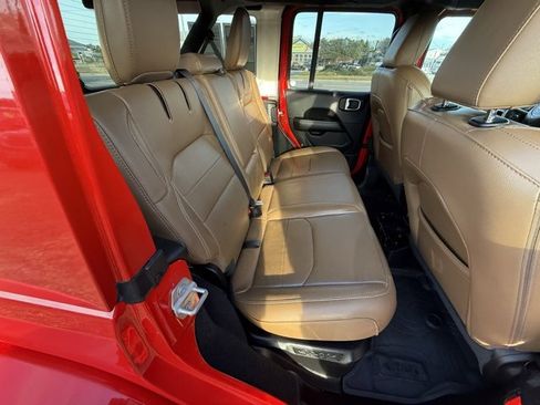 Used 2023 Jeep Wrangler Unlimited Sahara w/ Cold Weather Group image 13